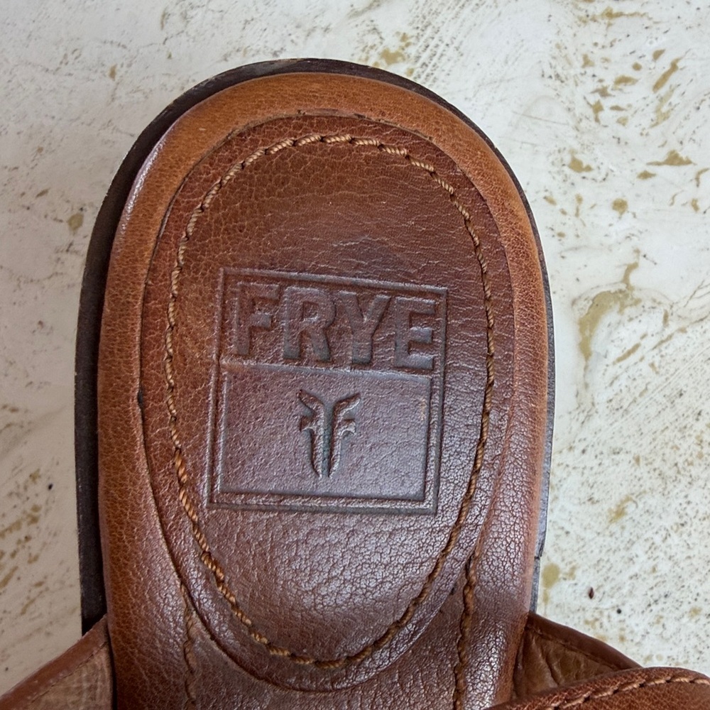 Frye Avery T-Strap Leather Cognac Brown Boho Western Sandals Women’s Size 6 - Picture 2 of 9